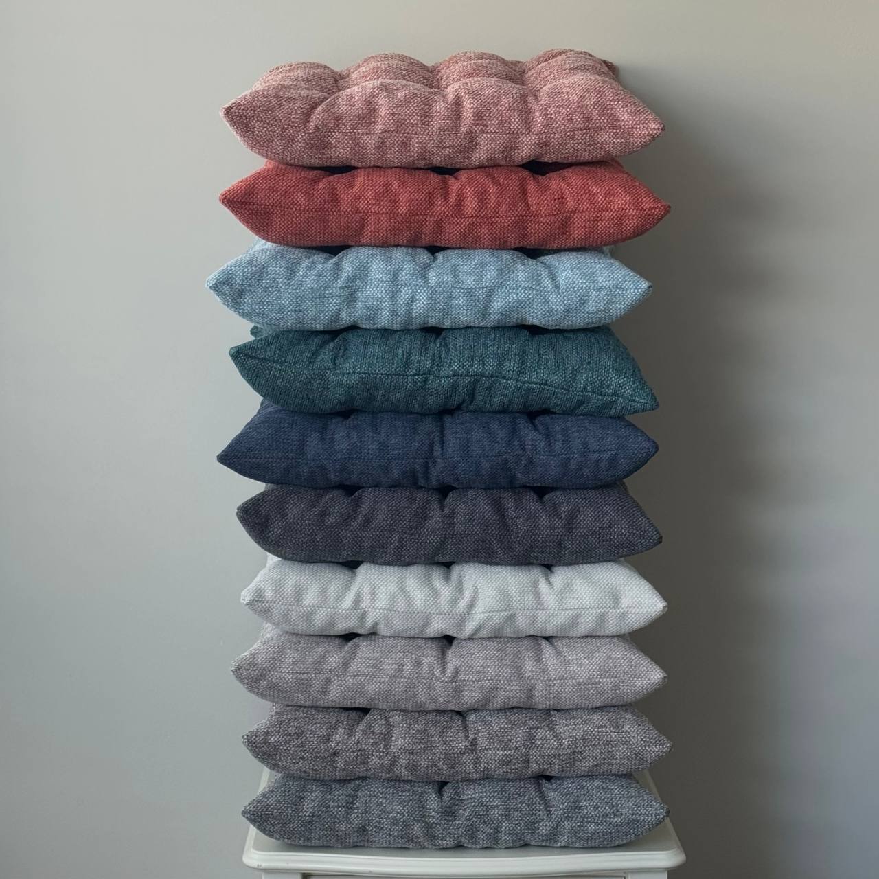 Thick Square Tufted Chair Multicolored Cushions